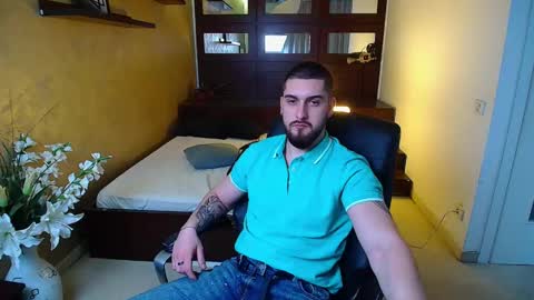 Snapshot of matiasdean chatting on February 26, 9:10 am MatiasDean online show from February 26, 9:10 am