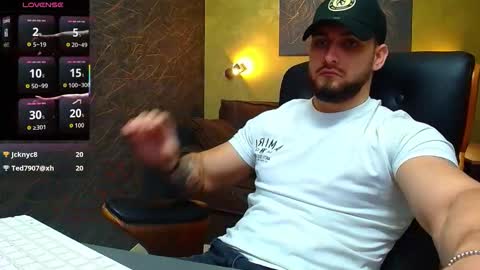 Snapshot of matiasdean chatting on September 18, 5:20 am MatiasDean online show from September 18, 5:20 am