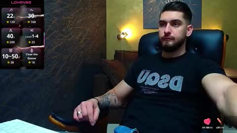 Snapshot of matiasdean chatting on September 28, 4:40 am MatiasDean online show from September 28, 4:40 am