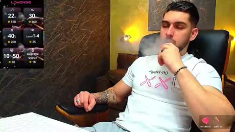 Snapshot of matiasdean chatting on October 10, 5:06 am MatiasDean online show from October 10, 5:06 am