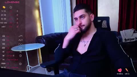 Snapshot of matiasdean chatting on October 17, 10:40 am MatiasDean online show from October 17, 10:40 am
