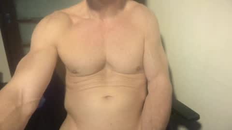 Snapshot of matiasmartin2030 chatting on July 11, 11:28 pm MatiasMatureMuscle online show from July 11, 11:28 pm
