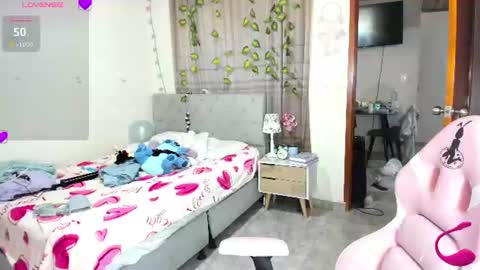 Snapshot of matilde27 chatting on July 20, 10:45 pm Daniela online show from July 20, 10:45 pm