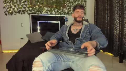 matius foxter online show from October 25, 7:08 pm