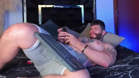 matius foxter online show from December 16, 11:54 pm