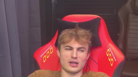 Snapshot of mattcashxxx chatting on February 3, 2:21 am Matt Cash online show from February 3, 2:21 am