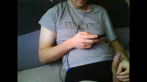 Snapshot of mattek89 chatting on March 3, 9:22 am mattek89 online show from March 3, 9:22 am