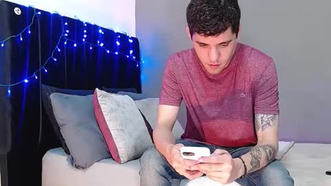 ---Matteo--- online show from December 16, 4:50 am