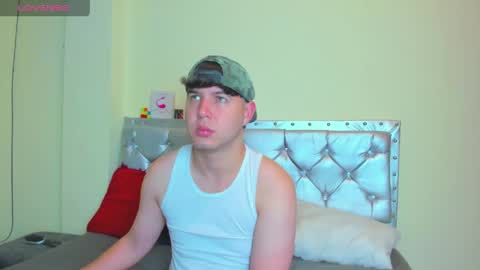 Snapshot of matthew_gill chatting on May 17, 12:12 pm matthewlatinc online show from May 17, 12:12 pm