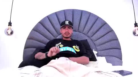 Snapshot of matthewcullenn chatting on November 28, 6:54 pm Matthew online show from November 28, 6:54 pm