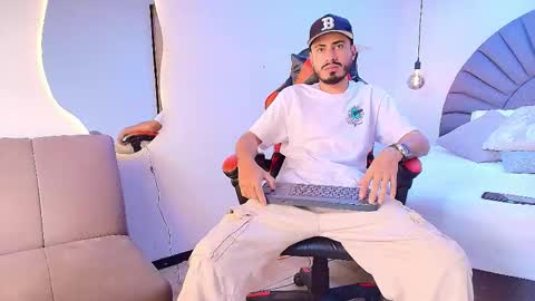 Matthew online show from March 1, 9:28 pm