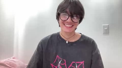 Snapshot of matti_mendez_ chatting on May 8, 6:02 pm Matti Mendez online show from May 8, 6:02 pm