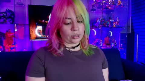 Snapshot of matti_sofia chatting on February 12, 11:05 am TATIANA AND ROUS online show from February 12, 11:05 am