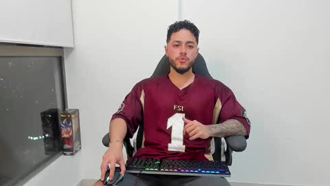 Snapshot of mattia_dupont chatting on February 9, 1:20 am Mattias online show from February 9, 1:20 am