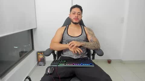 Snapshot of mattia_dupont chatting on February 24, 11:36 pm Mattias online show from February 24, 11:36 pm