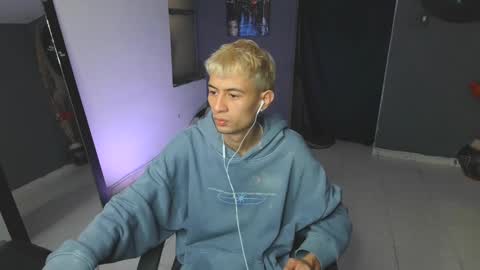 mattias     online show from February 25, 6:42 pm