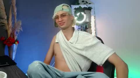 mattias     online show from September 19, 4:36 am