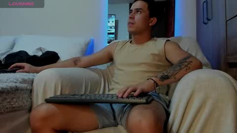 mattiwsmorris_ online show from April 13, 2:33 pm