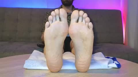 Snapshot of mattxfeet chatting on May 14, 12:01 pm Matt online show from May 14, 12:01 pm