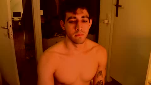 Snapshot of mattygatlin chatting on December 28, 2:33 am matty gatlin online show from December 28, 2:33 am