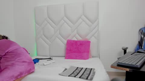 ISABEL online show from January 21, 2:43 am