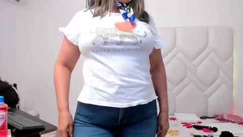 ISABEL online show from October 1, 8:59 pm