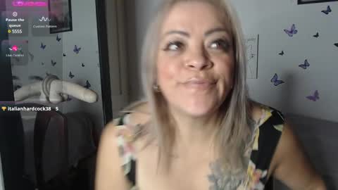 Snapshot of mature_liaa chatting on February 24, 10:36 pm Mature liaa online show from February 24, 10:36 pm