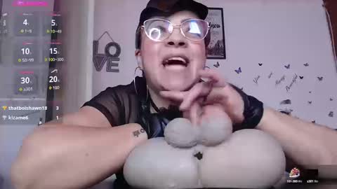 Snapshot of mature_liaa chatting on September 19, 5:35 pm Mature liaa online show from September 19, 5:35 pm