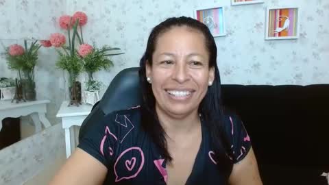 Snapshot of mature_martina_ chatting on January 5, 10:43 am Martina online show from January 5, 10:43 am