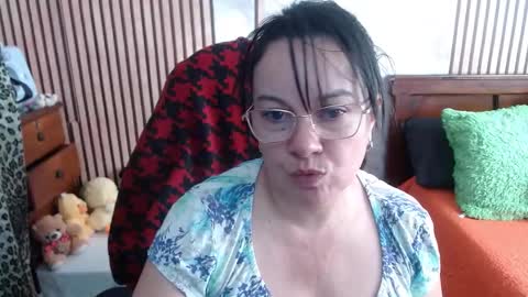 Snapshot of mature_wolf chatting on October 5, 9:45 pm Sonia online show from October 5, 9:45 pm