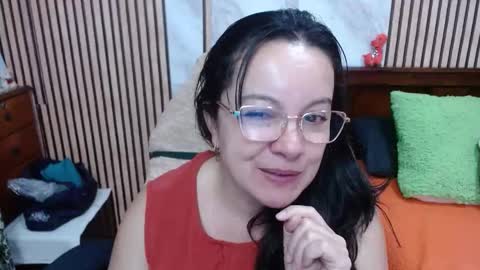 Snapshot of mature_wolf chatting on October 15, 12:33 am Sonia online show from October 15, 12:33 am