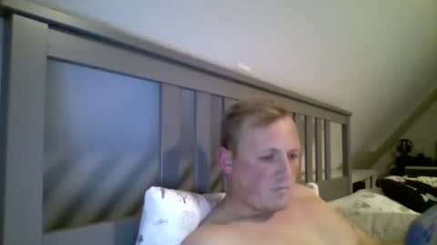 matzejohannsen97 online show from November 13, 3:33 pm