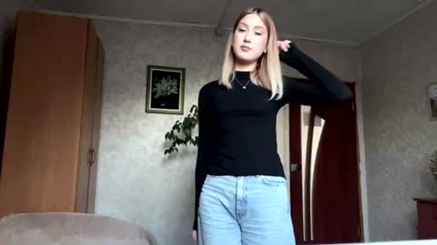 Snapshot of maudiesikes chatting on July 21, 3:47 pm Mia online show from July 21, 3:47 pm