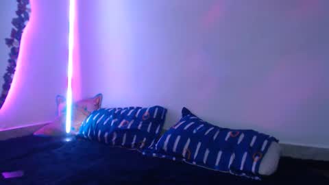 Mau and Lauren online show from February 10, 11:53 pm