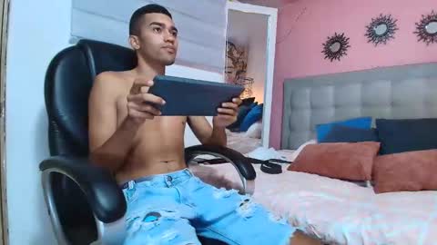 MAURICIO online show from February 28, 2:45 am