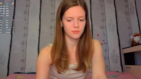 Snapshot of maurineneverman chatting on June 26, 8:08 am Lucy online show from June 26, 8:08 am