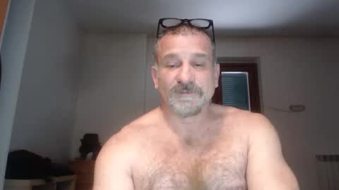 Snapshot of mauro1971 chatting on January 17, 12:32 pm mauro1971 online show from January 17, 12:32 pm