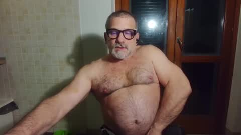 Snapshot of mauro1971 chatting on February 22, 4:02 am mauro1971 online show from February 22, 4:02 am