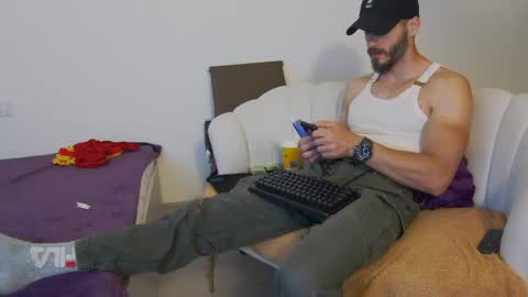 Snapshot of mauro_real_man chatting on May 11, 6:27 pm mauro_real_man online show from May 11, 6:27 pm