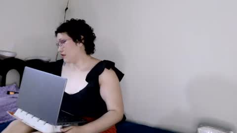 Snapshot of mauroluxandra chatting on July 15, 10:59 pm mauroluxandra online show from July 15, 10:59 pm