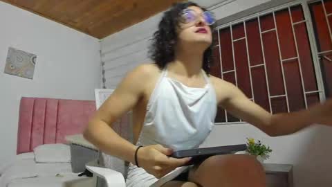 Snapshot of maverick_angel chatting on May 19, 2:12 pm Maverick online show from May 19, 2:12 pm