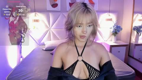mavis_luxury online show from May 7, 3:34 am