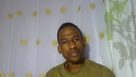 Snapshot of mavo13 chatting on August 1, 8:02 am Aine online show from August 1, 8:02 am