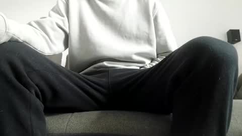 Snapshot of max195mm chatting on February 16, 9:37 am max195mm online show from February 16, 9:37 am