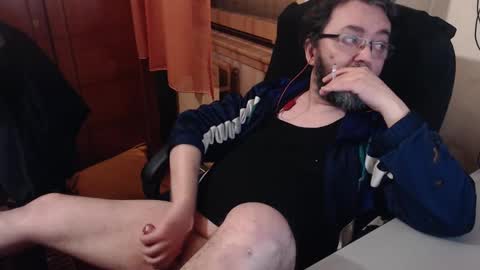 Max online show from February 12, 8:40 pm