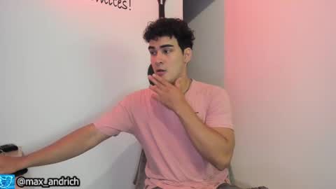 Snapshot of max__andrich chatting on November 7, 12:21 am Max... online show from November 7, 12:21 am