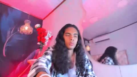 MAX online show from December 23, 3:15 am