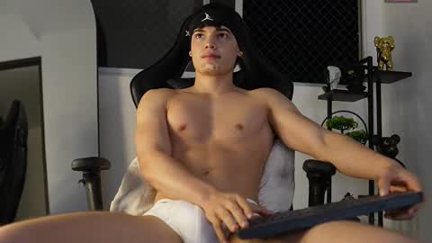 Snapshot of max_cortes1_ chatting on September 30, 11:54 pm 60 OFF ON MY OF ONLY FOR TODAY online show from September 30, 11:54 pm