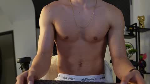 Snapshot of max_cortes1_ chatting on October 10, 12:53 am 60 OFF ON MY OF ONLY FOR TODAY online show from October 10, 12:53 am