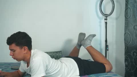 Max online show from November 16, 9:20 pm